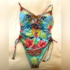 Camilla Brand New Bathing suit Size L💖✨